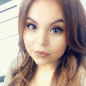 Meet your Posher, Rena